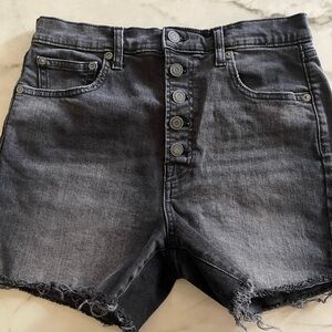Gap jean shorts . High rise S-8/29 4”shorts black wash